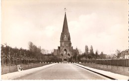 BEERINGEN (3580) : Koolmijnen - Buitenzicht Van De St.Theodardus-Kerk. CPSM. - Beringen