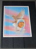 Burkina Faso - 1998 Mother Teresa Block MNH__(TH-14187) - Burkina Faso (1984-...)