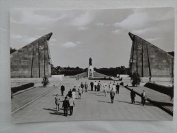 Germany Berlin Hauptstadt DDR Soviet Memorial - Denkmal Für Die Soldaten Der Sowjetarmee In Treptow  A18 - Treptow