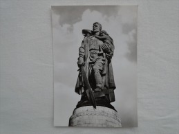 Germany Berlin Hauptstadt DDR Soviet Memorial - Denkmal Für Die Soldaten Der Sowjetarmee In Treptow 3 A18 - Treptow