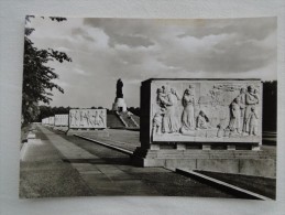 Germany Berlin Hauptstadt DDR Soviet Memorial - Denkmal Für Die Soldaten Der Sowjetarmee In Treptow 8 A18 - Treptow