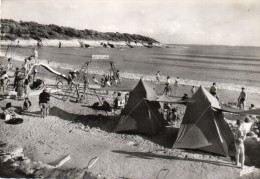 CPSM  -   VAUX  NAUZAN  Sur  MER  (17)    LA  PLAGE    ( Jeux , Toboggan ) - Vaux-sur-Mer