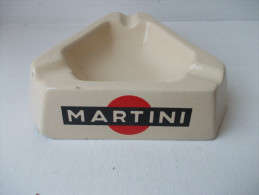 Ancien Cendrier.  " MARTINI " - Piola. Italie - - Ashtrays