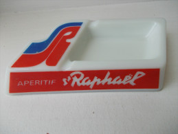 Ancien Cendrier.  " St RAPHAEL " - Magnier. Made In France - - Cendriers