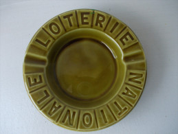 Ancien Cendrier.  " LOTERIE NATIONALE " - Gien France - - Ashtrays