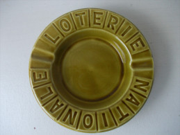 Ancien Cendrier.  " LOTERIE NATIONALE " - Gien France - - Ashtrays