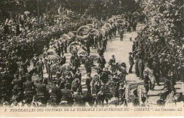 B36 / CPA FUNERAILLES DES VICTIMES DE LA TERRIBLE CATASTROPHE DU LIBERTE LES COURRONNES NEUVE NON VOYAGEE VOIR DOS - Funerales