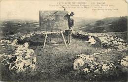 - Cantal - Ref- A 600 - Carlat -  Trace Des Ruines De L Ancienne Forteresse De Carlat Demolie En 1604 - Carte Bon Etat - - Carlat