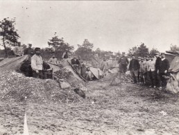 Photo Octobre 1915 PERTHES-LES-HURLUS (Souain Près Suippes) - Aux Bois Des Echelons? Soldats Et Cagnat (A109, Ww1, Wk 1) - Souain-Perthes-lès-Hurlus