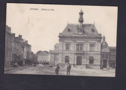 Attigny (08) - Hotel De Ville ( Animée éditeur ??) - Attigny