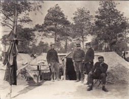 Photo Octobre 1915 PERTHES-LES-HURLUS (Souain Près Suippes) - Soldats Et Cagnat (A109, Ww1, Wk 1) - Souain-Perthes-lès-Hurlus