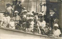 CARTE PHOTO GROUPE DE TOURISTE SUR UN BATEAU AU POULIGUEN 1923 - Le Pouliguen