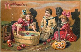 240257-Halloween, Tuck No 150-2, Children Watching A Girl Bob For An Apple In Barrel Of Water - Halloween