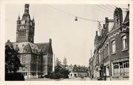 MERVILLE . L'HOTEL DE VILLE ET LA PLACE . - Merville