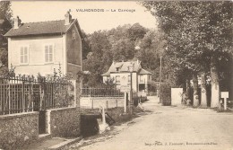 VALMONDOIS    ---  Le  Carrouge - Valmondois