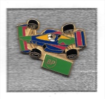 Pin´s  Sport  Autombile  F 1  Voiture  Renault ?  Avec  Sponsor  Marque  Carburant  B P  Signé  Arthus  Bertrand - F1