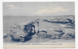 PREFAILLES - N° 122 - LA ROCHE PERCEE ET VUE DE LA POINTE DE ST GILDAS - CPA NON VOYAGEE - Préfailles