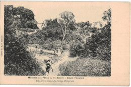 Carte Postale Ancienne De CONGO - MISSION DES PERES DU SAINT-ESPRIT - Un Chemin Creux Du Bocage Congolais - Altri & Non Classificati