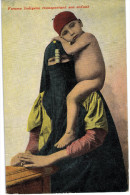 Carte Postale Ancienne D´EGYPTE - FEMME INDIGENE TRANSPORTANT SON ENFANT - Personas