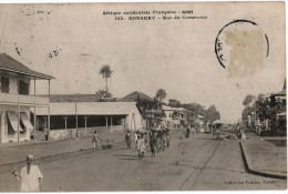 Carte Postale Ancienne De GUINEE - KONAKRY - RUE DU COMMERCE - Guinée