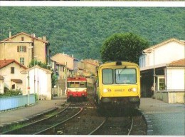 CP Trains - 30 Gard - Autorail RGP à Destination De Nimes Croise Un Autorail EAD à La Grand Combe - Cp N° 022 - La Grand-Combe