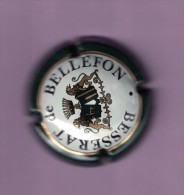 Capsule Champagne Besserat De Bellefon Verte Dorée Et Blanche Avec Blason - Besserat De Bellefon