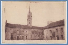 22 - PLUDUAL --  La Place Et L'Eglise - Plancoët