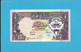 KUWAIT - 1/2 Dinar - ( 1980 ) - Pick 12.b - Sign. 6 - AUNC. - Stolen By Iraqi Forces - Denominator / 33 -SEE Description - Kuwait