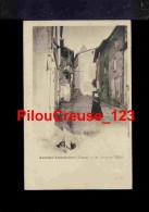 86 Vienne - AVAILLES LIMOUSINES - " Au Chevet De L'Eglise- Vieille Femme Et Son Chien - Poulets  " - CARTE PRECURSEUR - Availles Limouzine