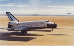 Space Shuttle 'Columbia' Landing After 1st Full Test Flight Edwards Air Force Base California, C1980s Vintage Postcard - Spazio