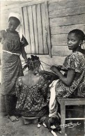Pays Divers- Afrique -ref D793- A E F - Femmes Basoundis Se Coiffant - Coiffure -cheveux - - Brazzaville