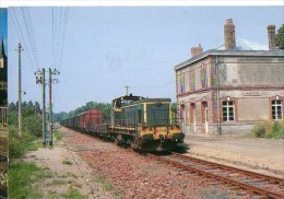 Cp Trains - 53 Mayenne - Train De Marchandises Tracté Par BB 63599 En Gare SNCF De Martigné - Cp N° 135 - Le Genest Saint Isle