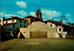 64-URRUGNE..LE FRONTON..AU FOND,L'EGLISE...CPM - Urrugne