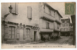 CPA    16      RUFFEC    1921      MAISON DU XV SIECLE  DANS LA RUE DU MARCHE   CAFE    IMPRIMERIE - Ruffec