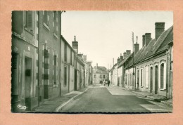 28  -  EURE ET LOIR  -  COURTALAIN - RUE MONTMORENCY - - Courtalain