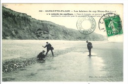 SANGATTE PLAGE - Les Falaises Du Cap Blanc Nez - A La Recherche Des Coquillages - Sangatte