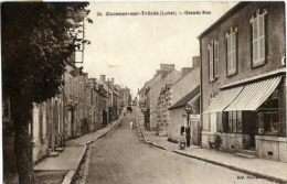 OUZOUER Sur Trezée Grande Rue Pompe à Essance Mobiloil - Ouzouer Sur Loire