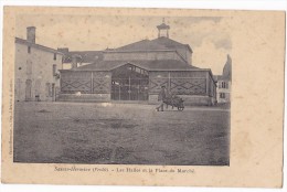 SAINTE-HERMINE. - Les Halles Et La Place Du Marché. Carte Pas Courante - Sainte Hermine