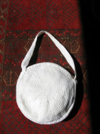 Sac à Main Fait Main  Au Crochet Coton Blanc Fermeture Glissière Anse Au Crochet BE Années 1950 - Andere & Zonder Classificatie