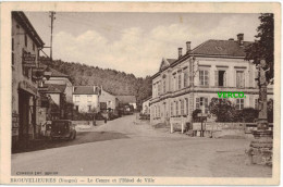 Carte Postale Ancienne De BROUVELIEURES – LE CENTRE ET L'HOTEL DE VILLE - Brouvelieures