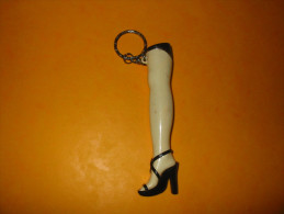 Briquet  Jambe De Femme (porte-clef) - Andere & Zonder Classificatie