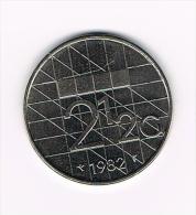 ***  NEDERLAND  2 1/2 GULDEN  1982 - 1980-2001 : Beatrix