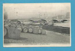 CPA LA SEINE A TRAVERS PARIS - Péniche - Tonneaux - La Seine à Bercy - La Seine Et Ses Bords