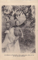 Afrique - Gabon - Mission De Franceville -  Religion -  Deux Petites Filles Chrétiennes - Gabon