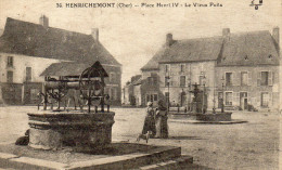 S 1     -    368    -   HENRICHEMONT     -     ( 18 )     -    Place   Henri  IV    -    Le  Vieux  Puits  . - Henrichemont