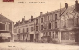 AUNEAU - La Place De L'Hôtel De France - Auneau