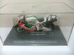 MOTO HONDA VTR 1000 COLIN EDWARDS 2000 CON SU CAJA ORIGINAL - Motorfietsen