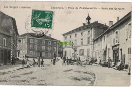 Carte Postale Ancienne De CHATENOIS – PLACE DE L'HOTEL DE VILLE – ECOLE DES GARCONS - Chatenois