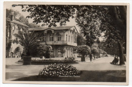 Luxembourg-- MONDORF-LES-BAINS - Partie Du Parc  (animée) Cpsm 14 X 9 N° 9  éd  W.Capus - Mondorf-les-Bains