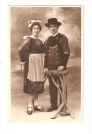 Carte Photo : 29 QUIMPER : Couple En Costume Traditionnel - Kostums